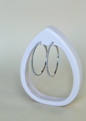 etrafı Gömme zirkon taşlı en büyük boy halka küpe