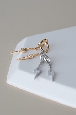 Taşlı Şimşek Küpe