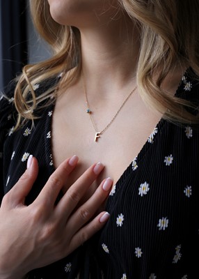 F harfli ve nazarlı çelik kolye