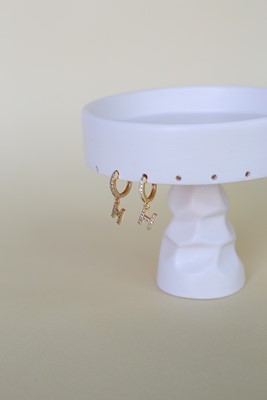 zirkon taşlı minimal h harf küpe