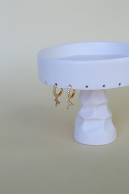 zirkon taşlı minimal t harf küpe