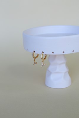 zirkon taşlı minimal y harf küpe