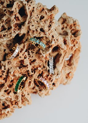 Kare Taş Sıra Kıkırdak Küpe