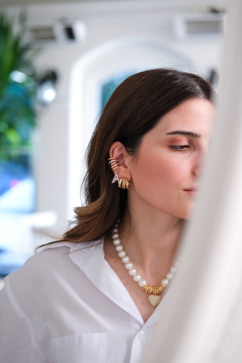 Taşlı Ve Metal Sıralı Çoklu Görünümlü Kıkırdak Küpe