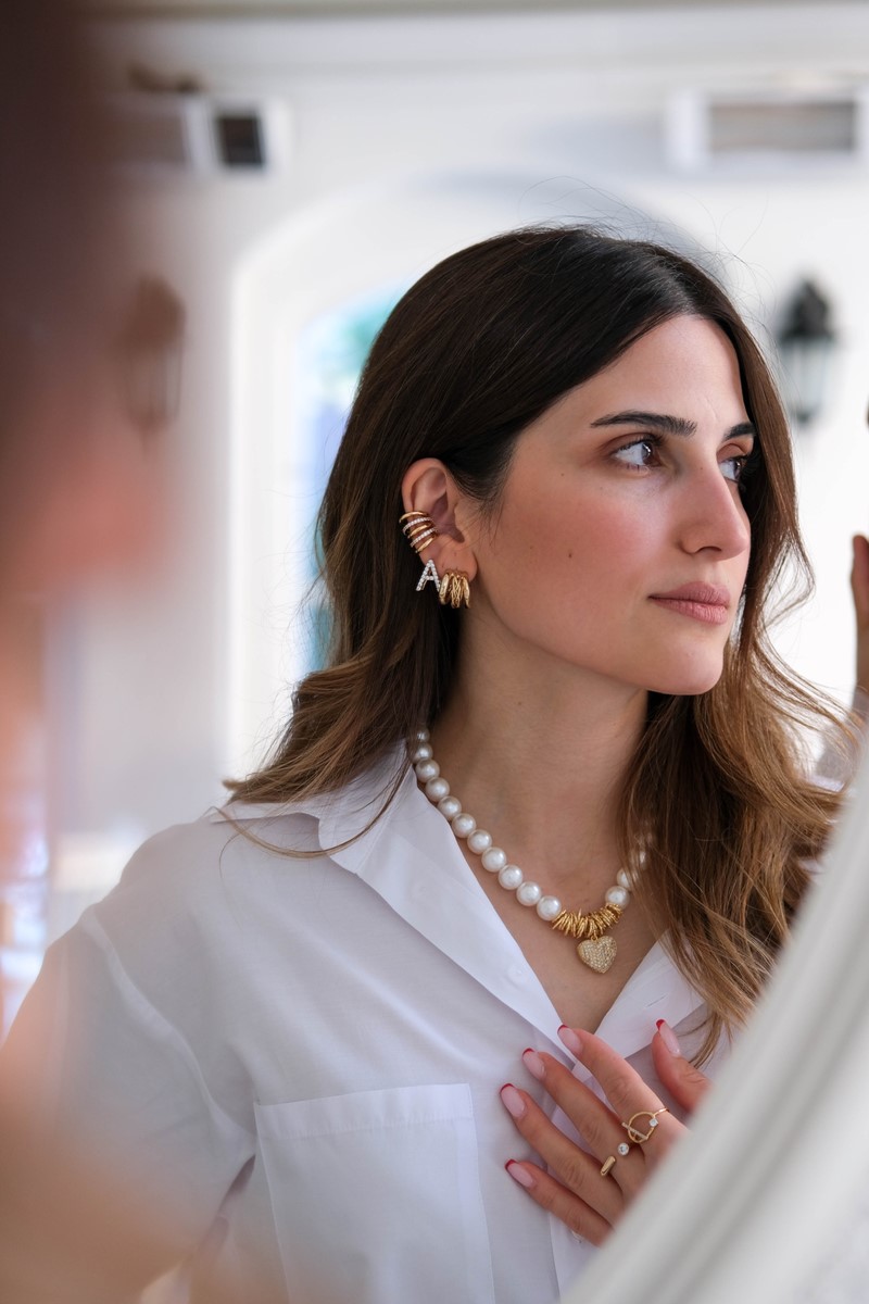 Taşlı Ve Metal Sıralı Çoklu Görünümlü Kıkırdak Küpe