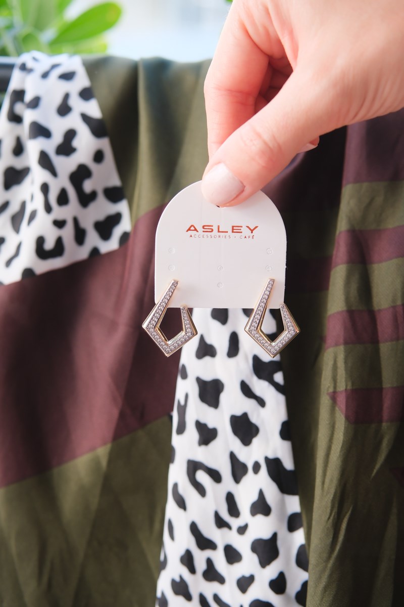 Asimetrik Dörtgen Tasarım Gold Küpe