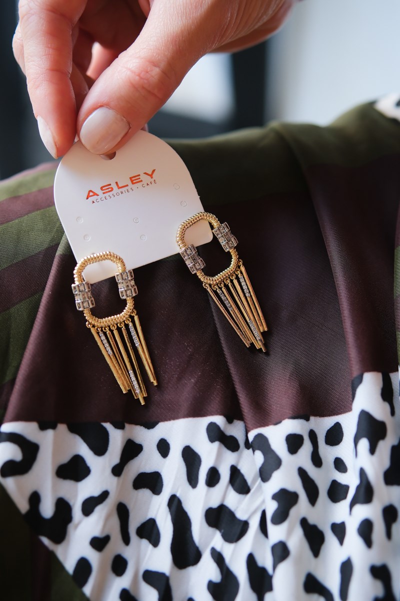 Gümüş Taş Detaylı Tasarım Gold Küpe