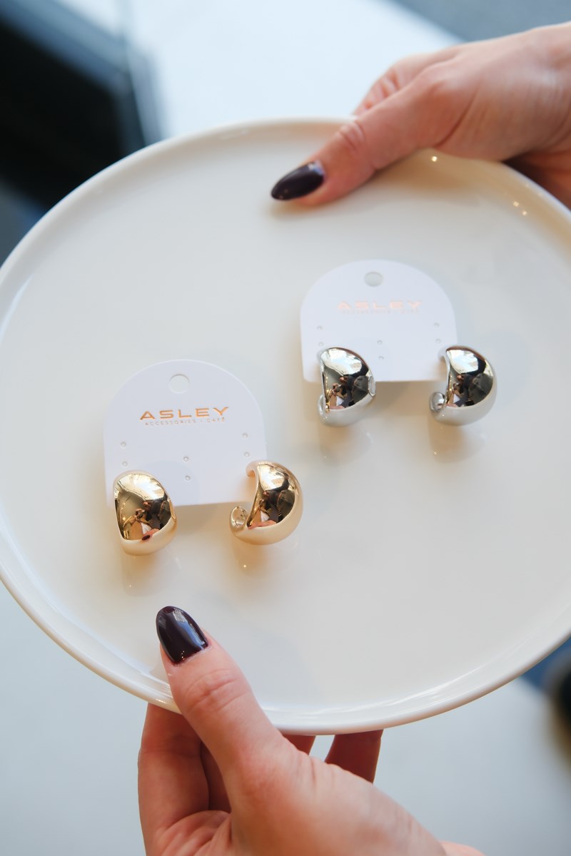 BOMBELİ C TASARIM HALKA KÜPE