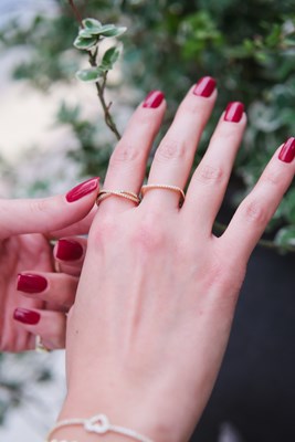 Üzeri Taşlı İnce Gold Yüzük