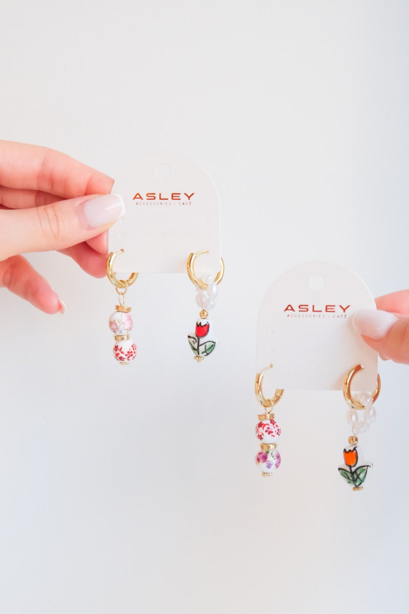 LALE DETAYLI TASARIM GOLD KÜPE