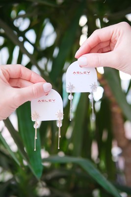 İnci Detaylı Taşlı Kutup Yıldızı Tasarım Küpe