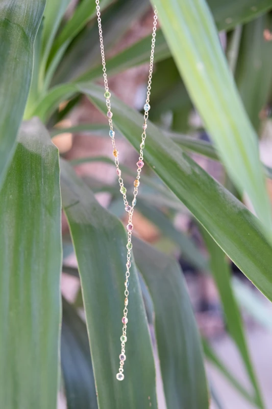 Renkli Yuvarlak Taş Detaylı Y Tasarım Kolye