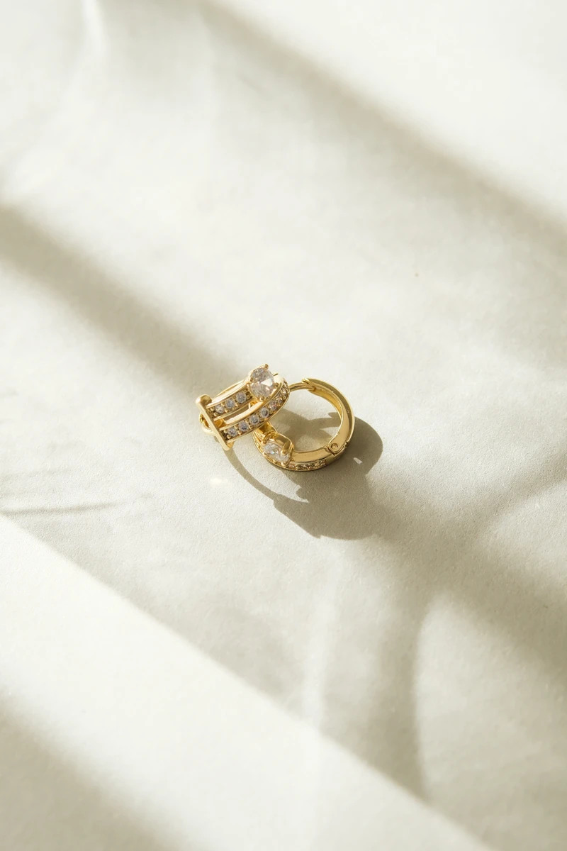 Büyük Taş Detaylı İkili Görünüm Minimal Halka Küpe