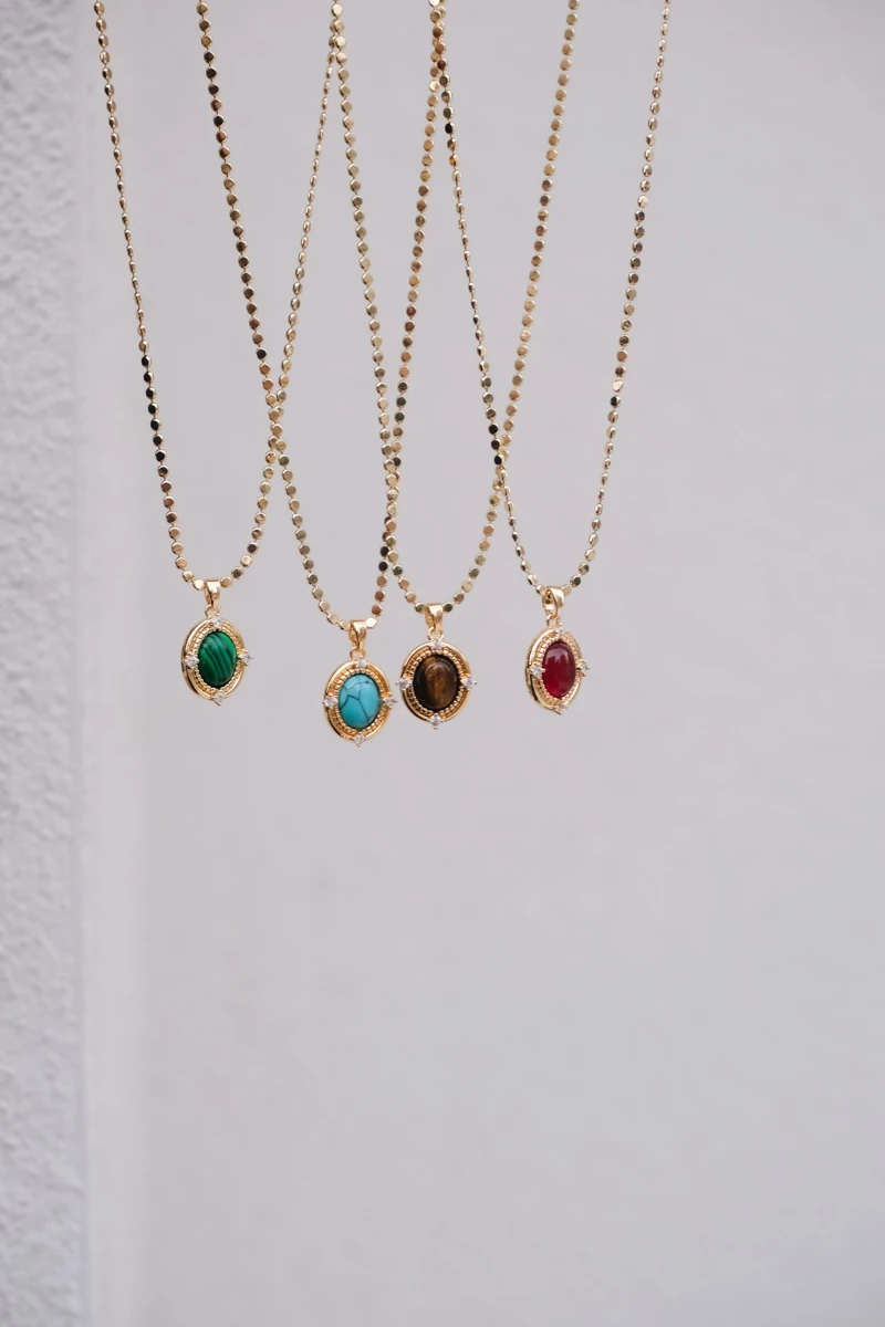 Doğaltaş Uçlu Kısa Ezme Zincir Kolye