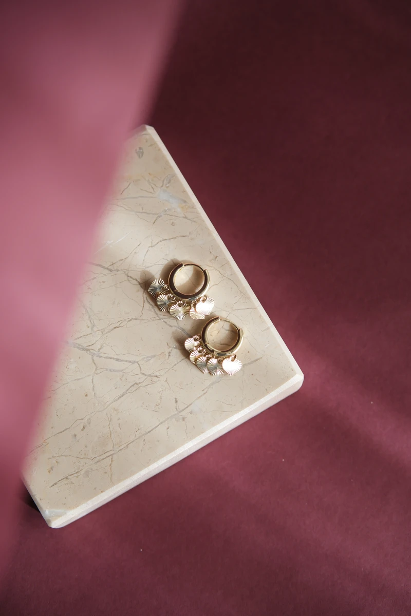 Lazer Kesim Detaylı Minimal Metal Shakira Küpe