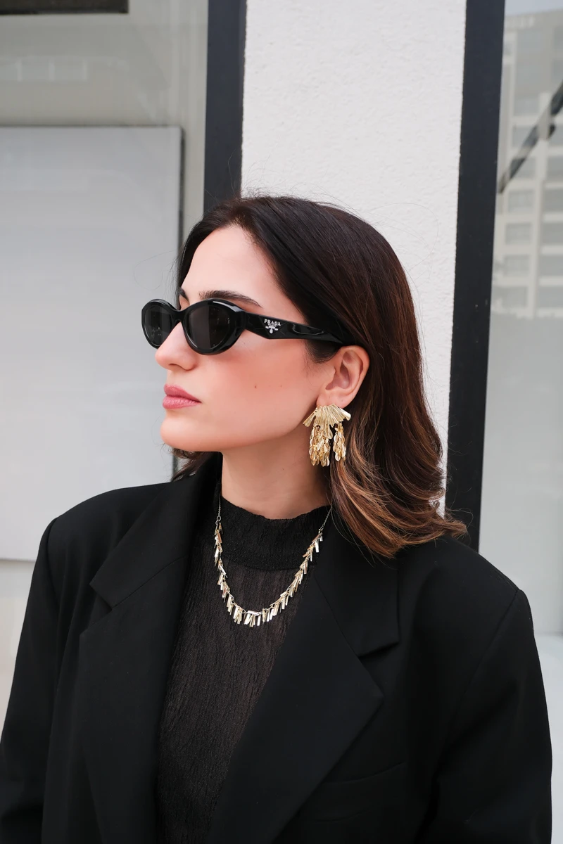 Pul Sallantılı Kısa Tasarım Kolye