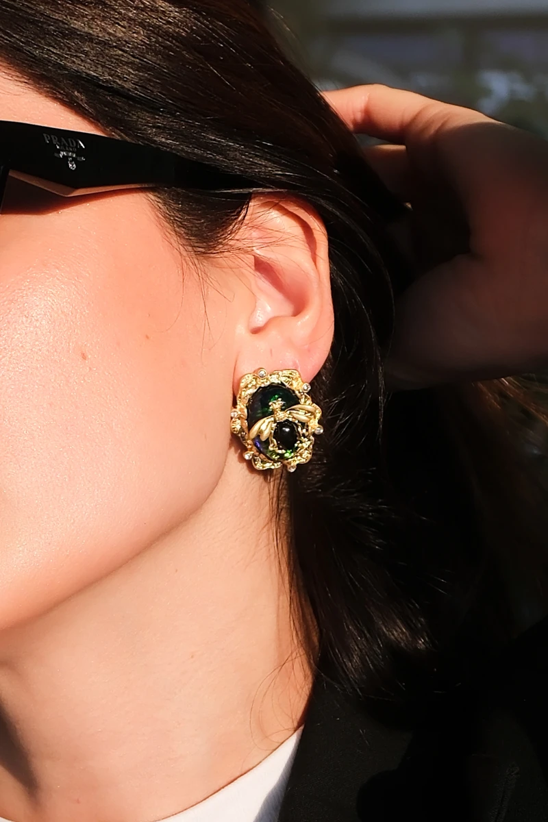 Arı Detaylı Tasarım Küpe