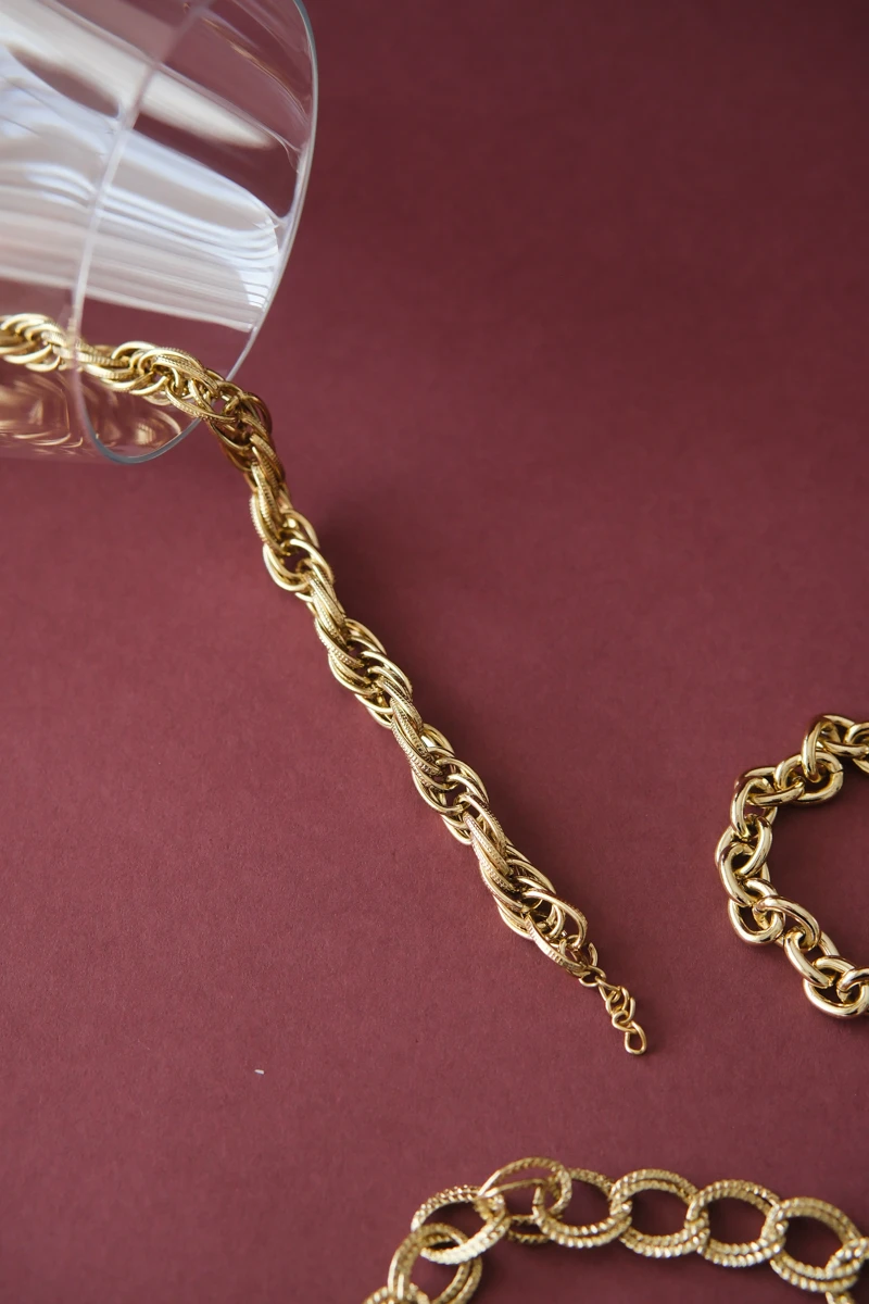 Dokulu Burgu Tasarım Gold Zincir Bileklik