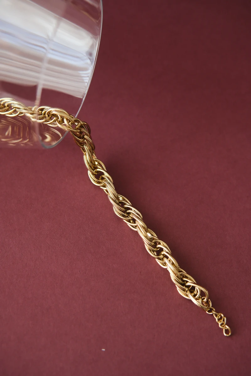 Dokulu Burgu Tasarım Gold Zincir Bileklik