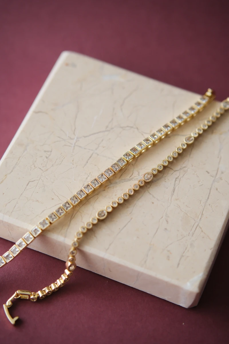 Kare Montürlü Gold Su Yolu Bileklik