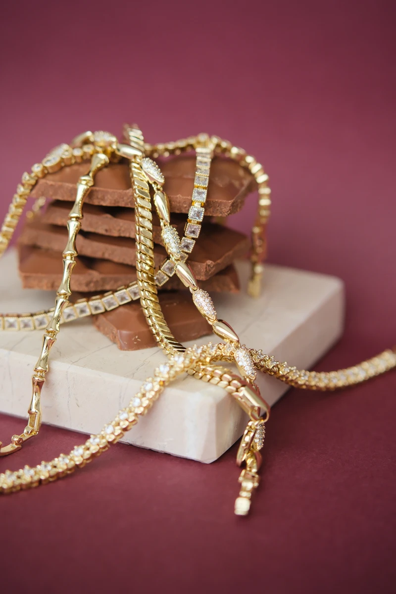 Taşlı ve Metal Damla Tasarım Gold Su Yolu Bileklik