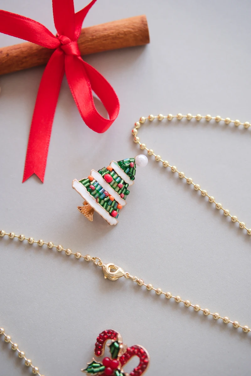 Yılbaşı Temalı Karlı Ağaç Tasarım Broş