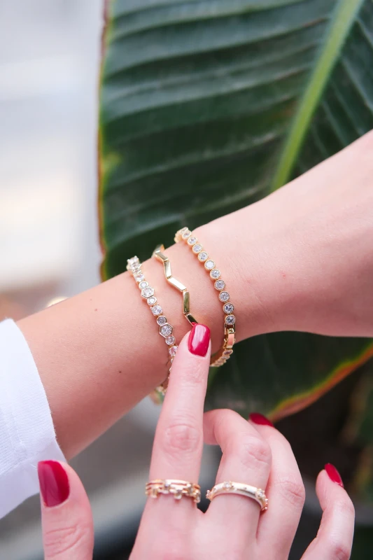 Metal Zikzak Tasarım Gold Bileklik