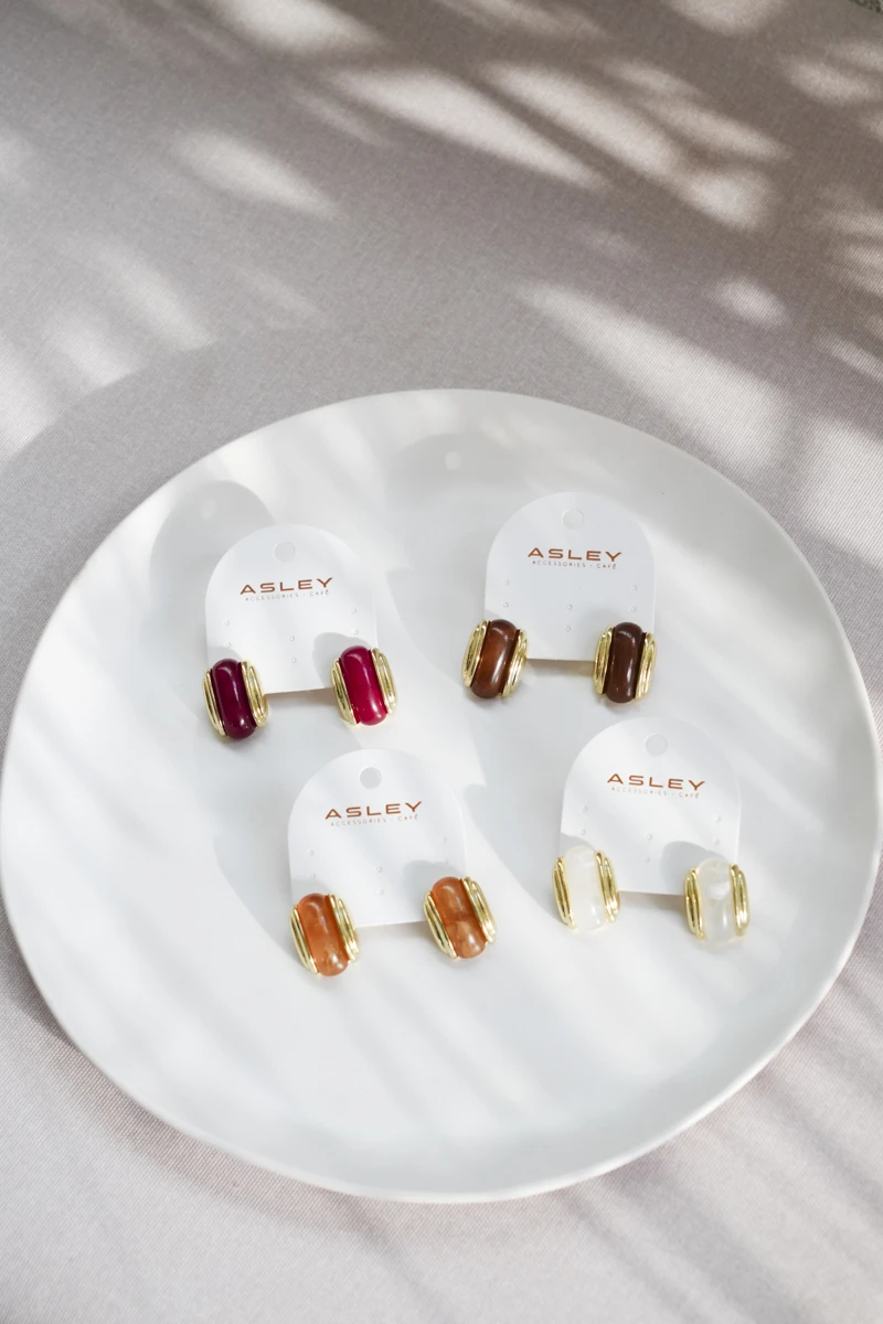 Oval Taş Detaylı Minimal Plaka Tasarım Gold Küpe