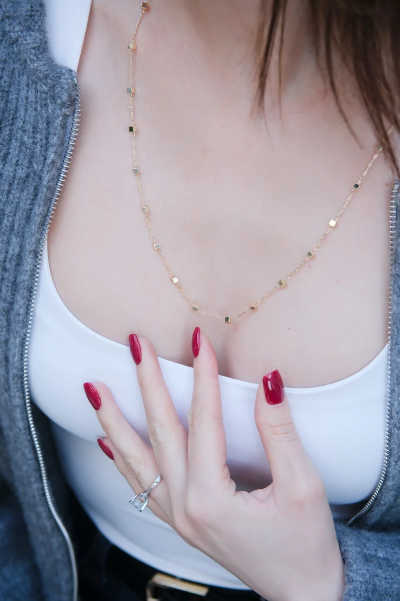 Minimal Küp Sıralı Uzun Gold Kolye