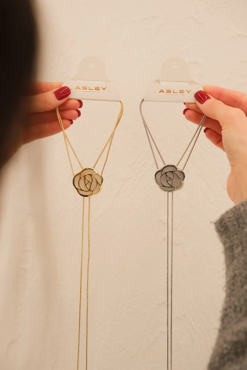 Sedefli Gül Detaylı Asansörlü Kolye