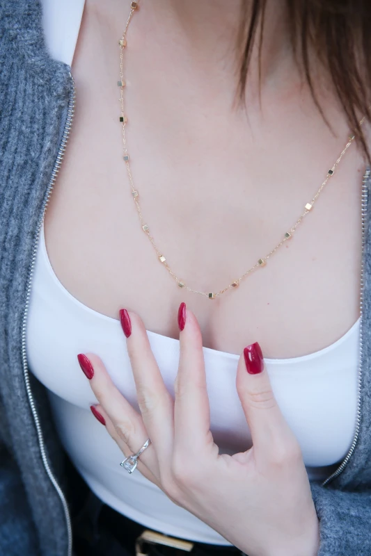 Minimal Küp Sıralı Uzun Gold Kolye