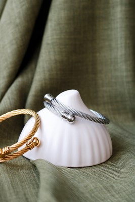 Burgu Görünümlü Esnek Çelik Kelepçe