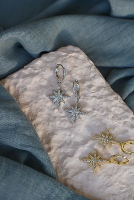 Taşlı Kutup Yıldızı Sallantılı Küpe