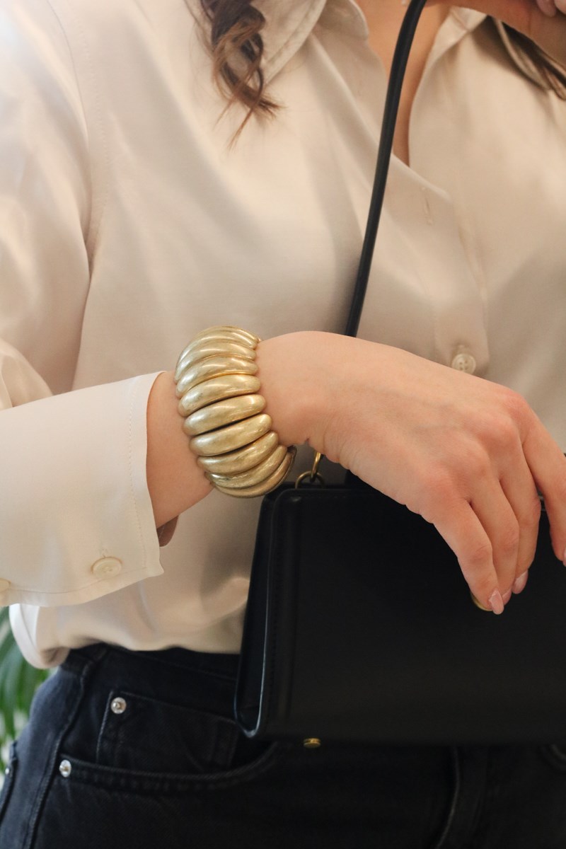 Mat Yüzeyli Gold Tasarım Bileklik