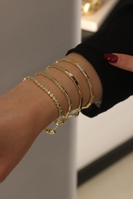 Düz Metal Dikdörtgen Tasarım Su Yolu Bileklik