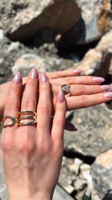 Ayarlanabilir Taşlı Bombe Harf Yüzük