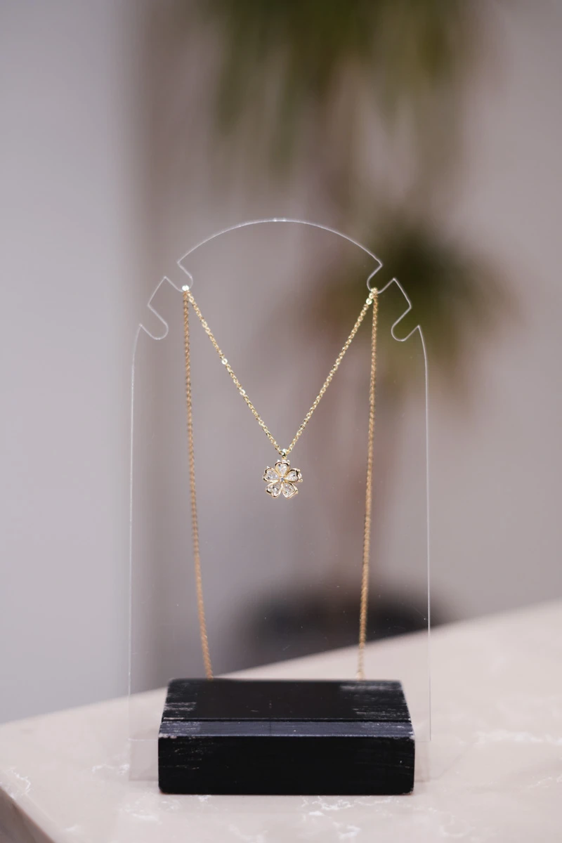 Minimal Papatya Tasarım İnce Kolye