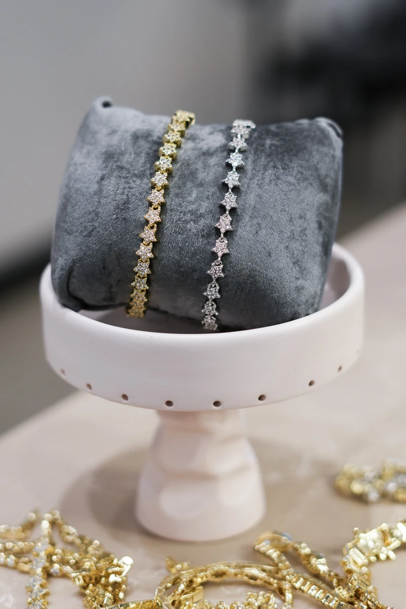 Minimal Taşlı Yıldız Sıralı Tasarım Bileklik