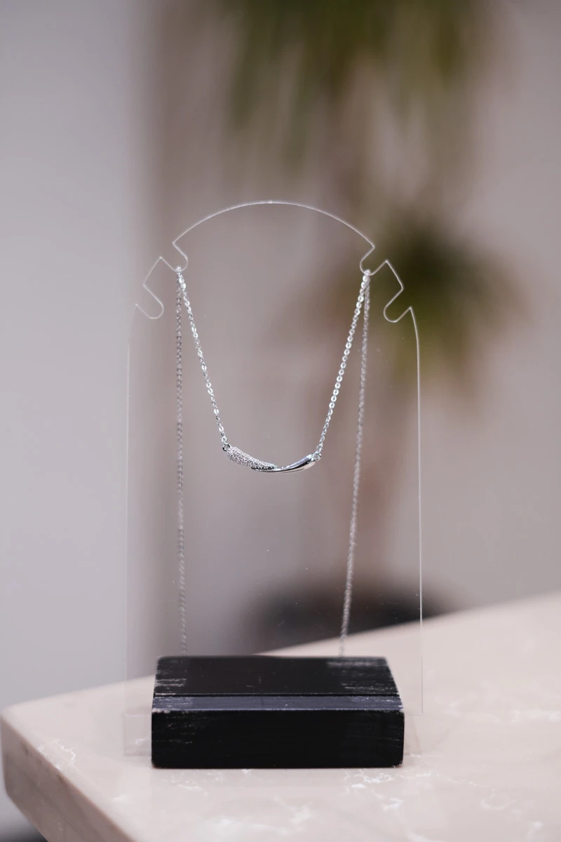 Taşlı Ve Metal Damla Tasarım İnce Kolye