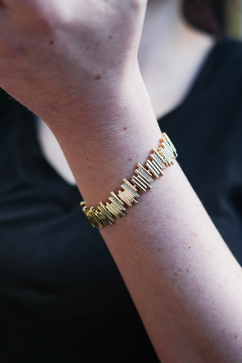 Taşlı ve Metal Şerit Tasarım Gold Bileklik