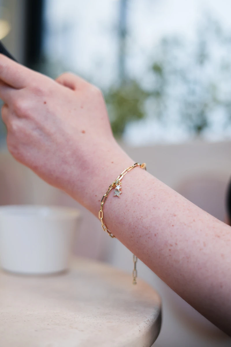 Taşlı Yıldız Sallantılı Zincir Bileklik