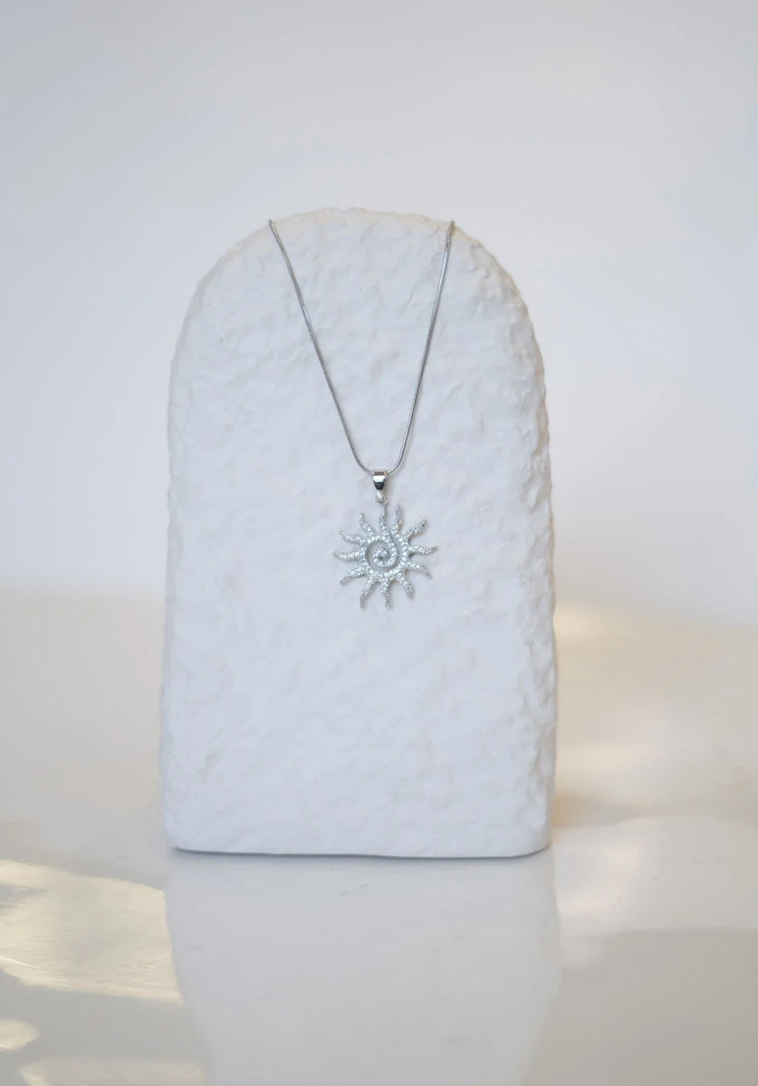 Taşlı Güneş Tasarım Çelik Kolye