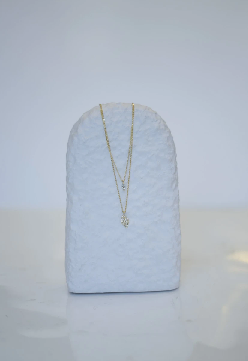 Taşlı Yaprak Detaylı İkili Tasarım Kolye