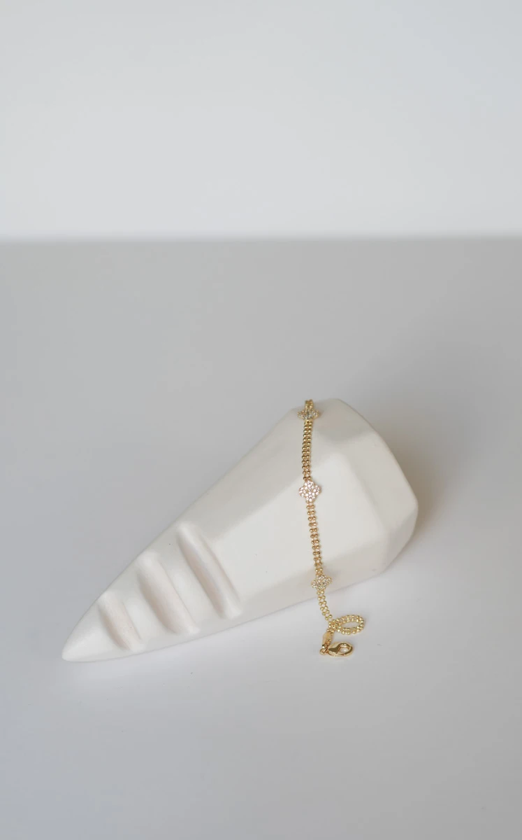 Taşlı Yonca Detaylı Topçuk Zincir Tasarım Bileklik