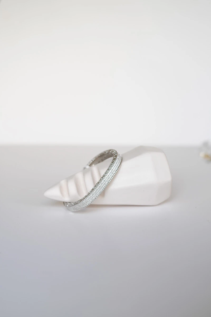 Üzeri Sıra Taşlı Tasarım Kelepçe