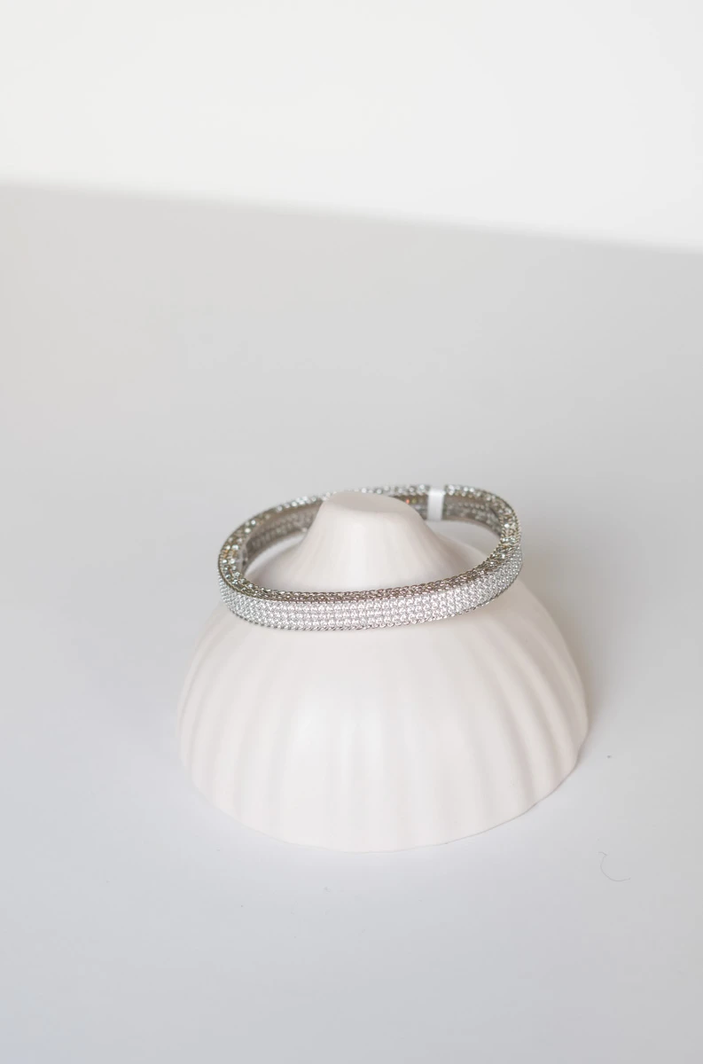 Üzeri Sıra Taşlı Tasarım Kelepçe