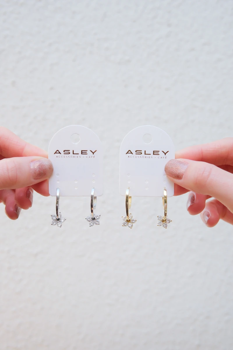 Taşlı Papatya Sallantılı Gold Küpe