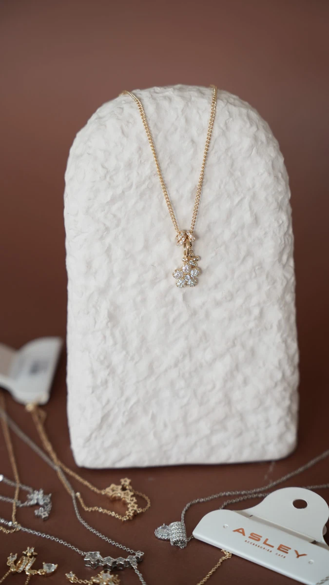 Bombeli Papatya Tasarım Kolye