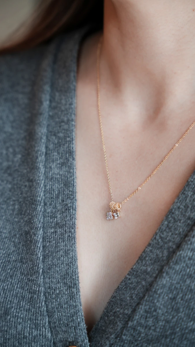 Taşlı Yonca Ve Kare Taş Detaylı İnce Kolye