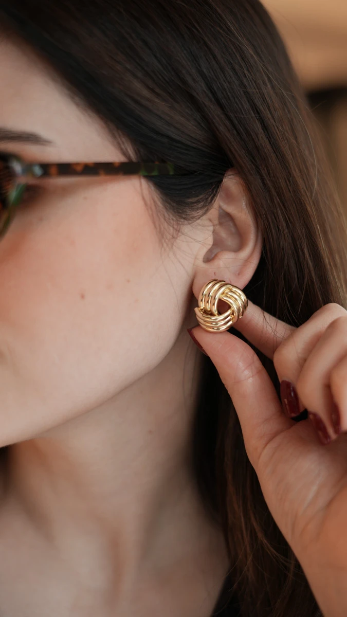 Çoklu Yarım Halka Detaylı Üçlü Görünüm Küpe